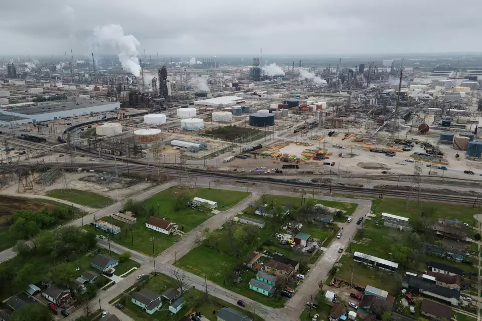 Exxon Mobile Baytown Pollution